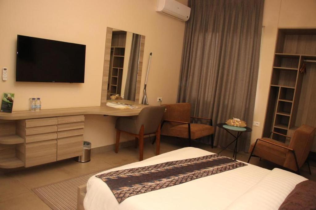 Roots Hotel Apartments Abidjan Exteriör bild